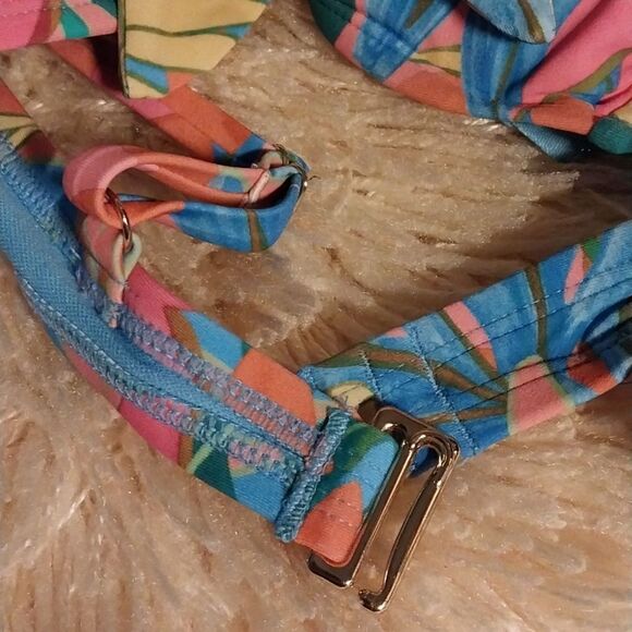 Kona SolWomen's Abstract Tropical Print  Tie-Front Bikini Top NWT.  Size S 4-6 - Picture 11 of 11